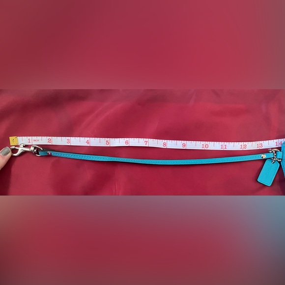 COACH Leather Turn Lock Medium Wristlet F 49472 turquoise - Picture 13 of 13